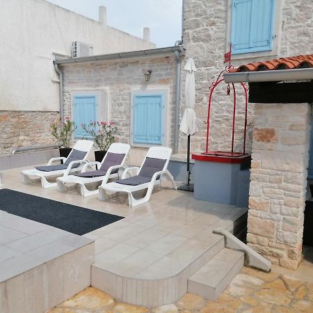 Holiday Home Peruški Kültér fotó