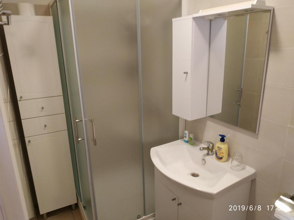 Holiday Home Peruški Kültér fotó