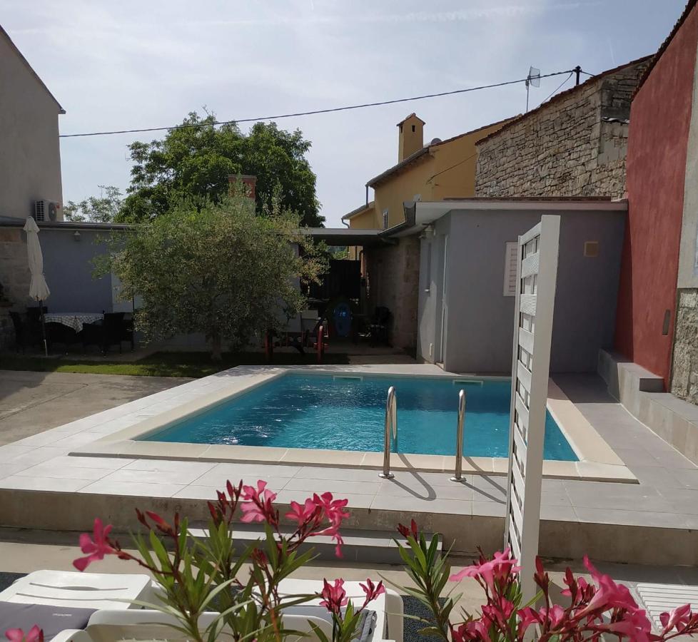 Holiday Home Peruški Kültér fotó