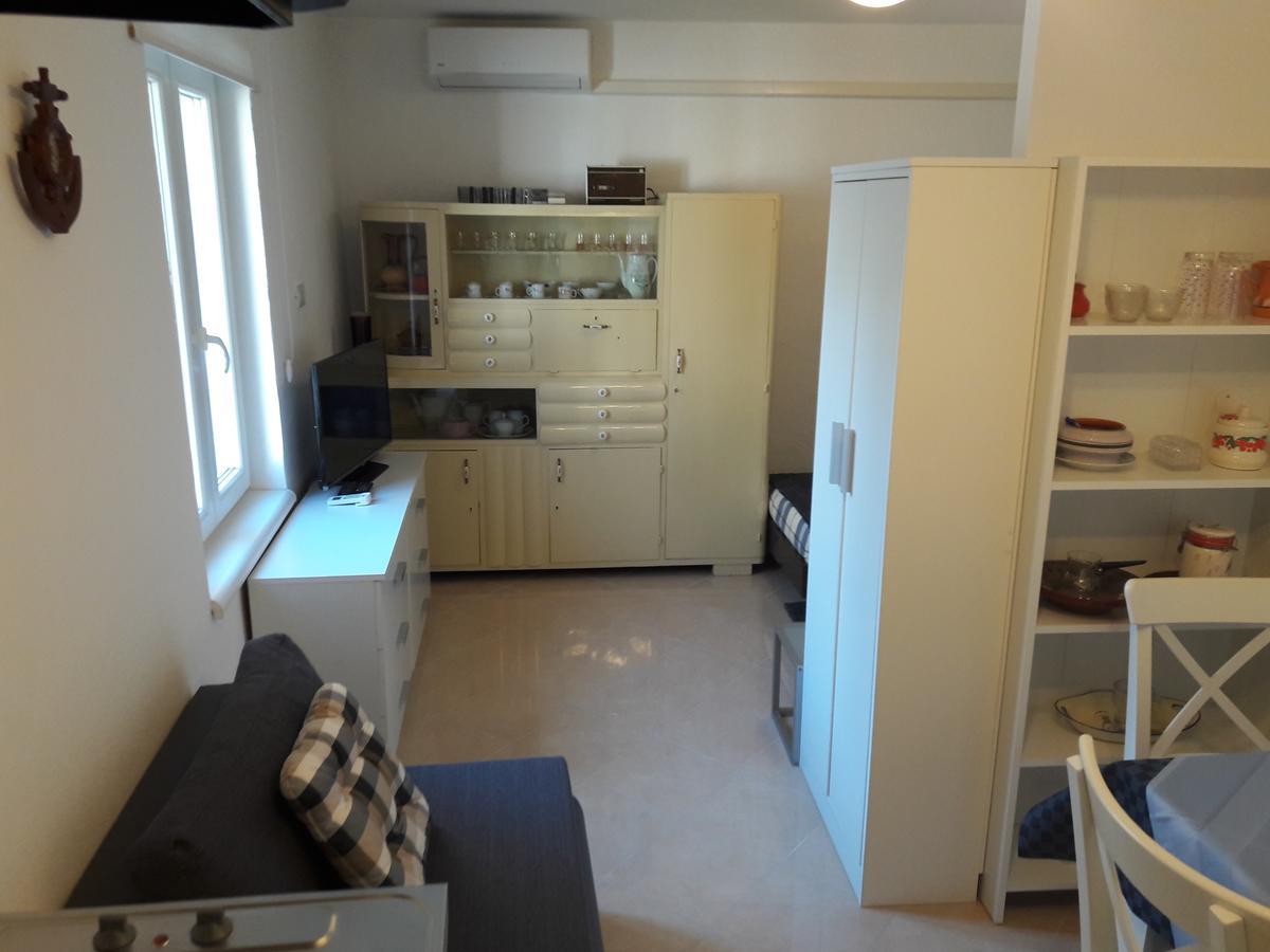 Holiday Home Peruški Kültér fotó