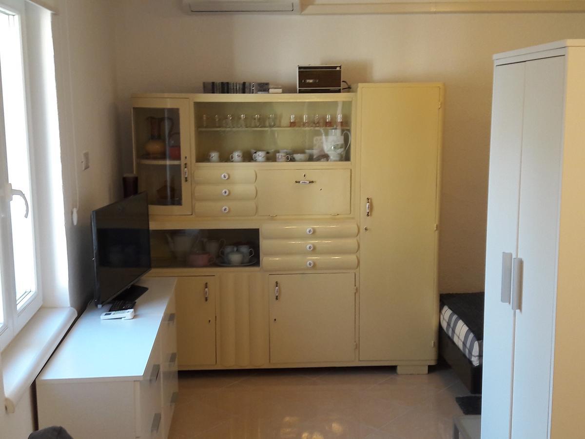 Holiday Home Peruški Kültér fotó
